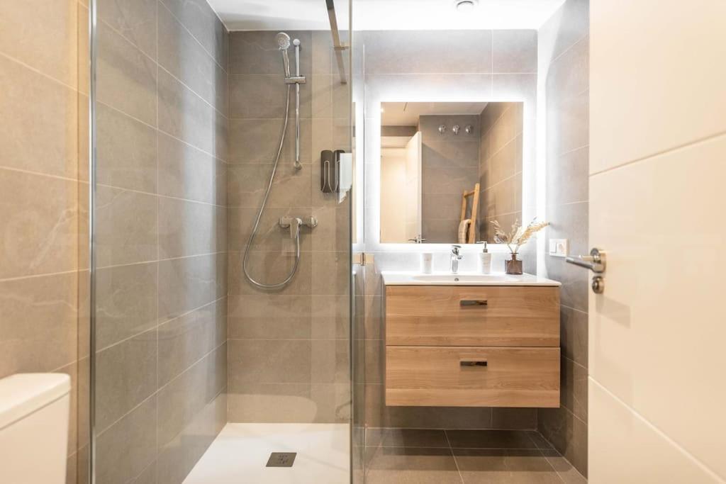 Calm Apartment With Private Patio By Rems Malaga Bagian luar foto