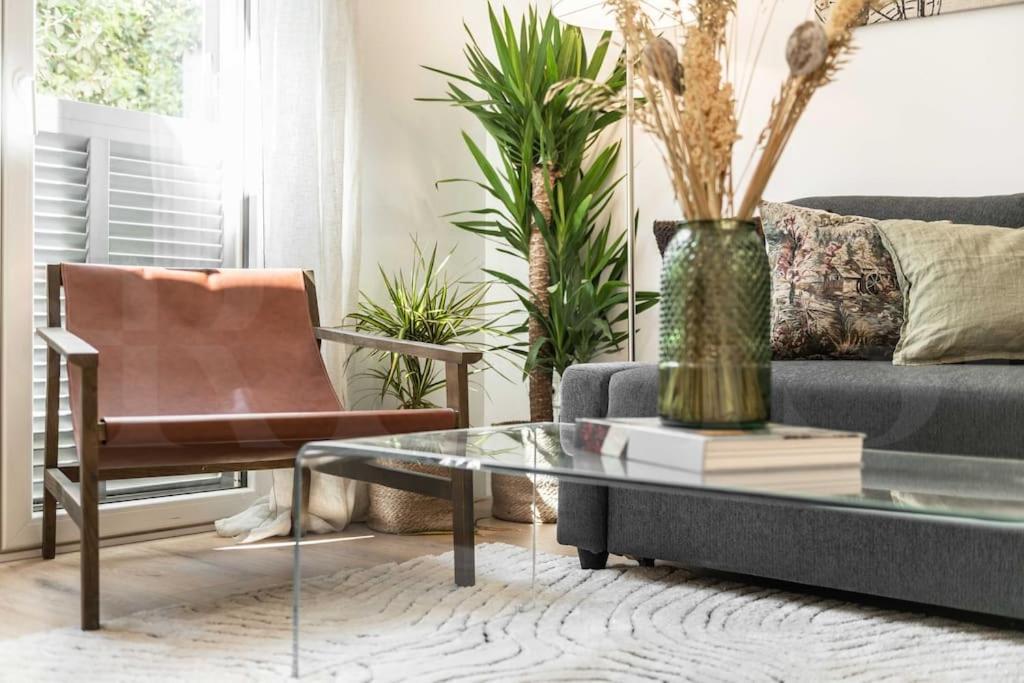 Calm Apartment With Private Patio By Rems Malaga Bagian luar foto